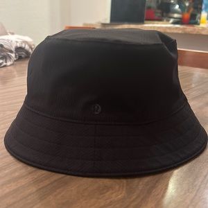 Reversible Lululemon bucket hat